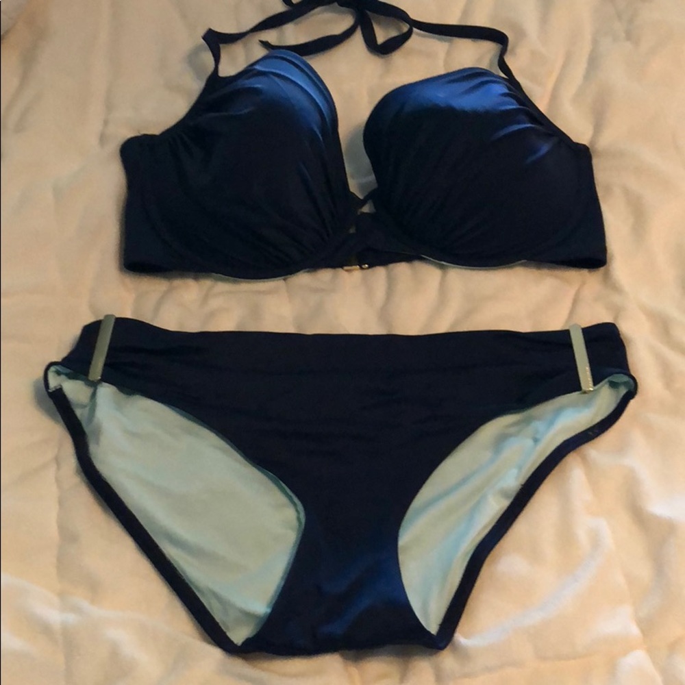 Victoria’s Secret bikini